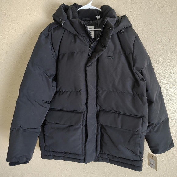 Levi’s Black Hooded Puffer Jacket XL NWT (Repairable Flaw) RN54163 CA57151 - Picture 1 of 16